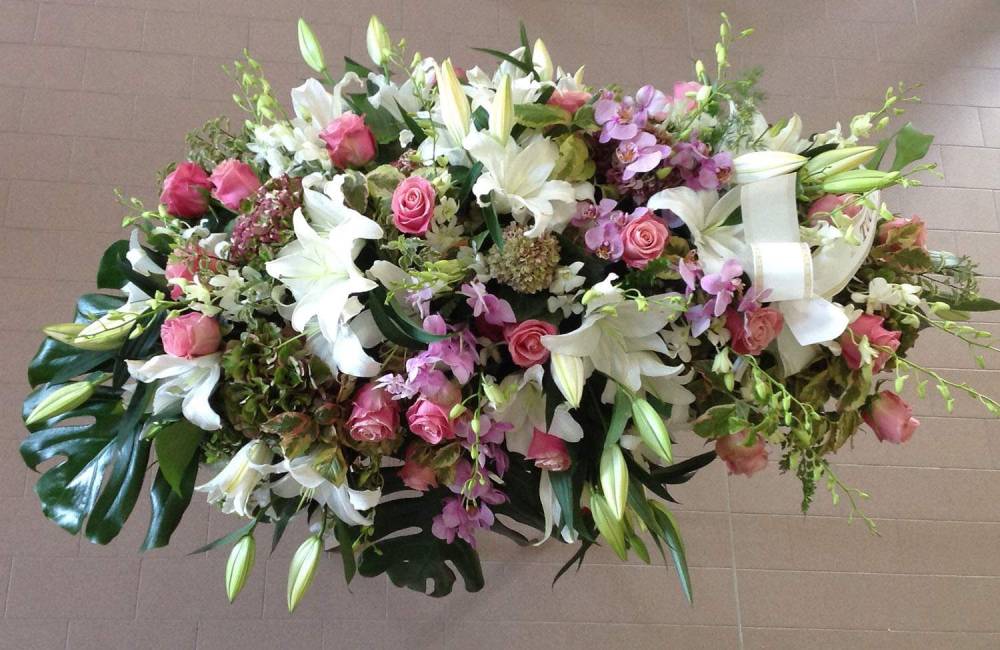 Cuscino fiori misti Impresa Funebre Greggio